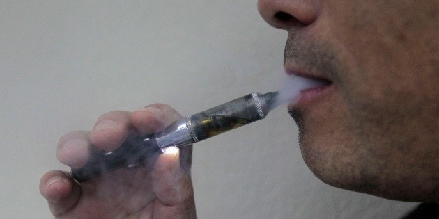 Muere hombre al explotar su cigarrillo electr&oacute;nico