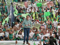 Meade prometió estancias y primarias de tiempo completo con alimentación, además de capacitación y salarios justos para los maestros. EFE