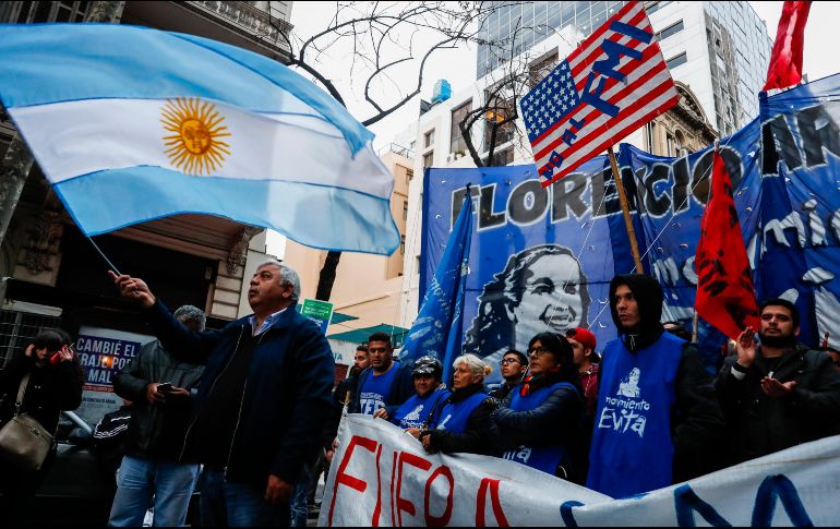Según dos sondeos, un 75% de los argentinos rechaza un acuerdo con el FMI. EFE / D. Fernández