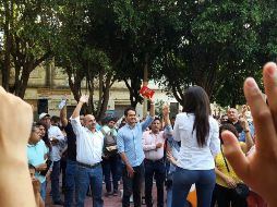 El emecista conversó con vecinos de la zona y compartió sus propuestas. TWITTER / @DelToroIsmael