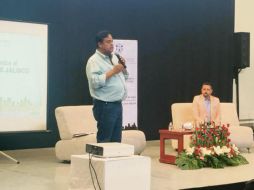 Cosío Gaona charló con estudiantes de estudiantes del Centro Universitario del Sur de la UdeG. ESPECIAL