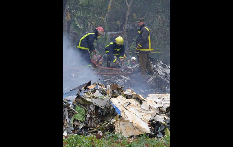 Bomberos, policía y asistencia médica se desplazaron a la zona. AFP/A. Roque