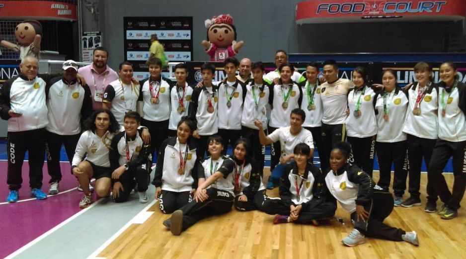 En el tenis de mesa, fueron los jaliscienses Arantxa Cossío y Juan Jesús Gómez quienes brillaron en la categoría individual. TWITTER / @codejalisco