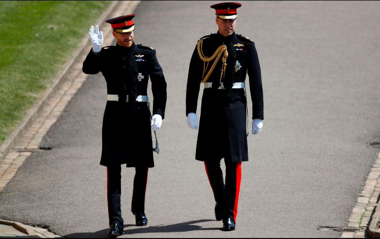 La reina Isabel II autorizó al príncipe Enrique casarse con el uniforme del Ejército Británico (British Army) 
