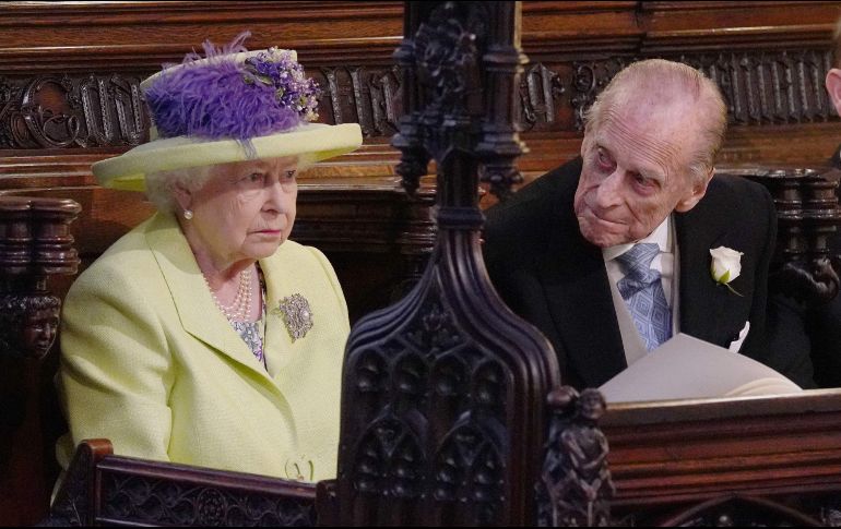 La reina Isabel II, de 92 años de edad, llegó acompañada de su esposo el duque de Edimburgo de 96 años. AFP / J. Brady