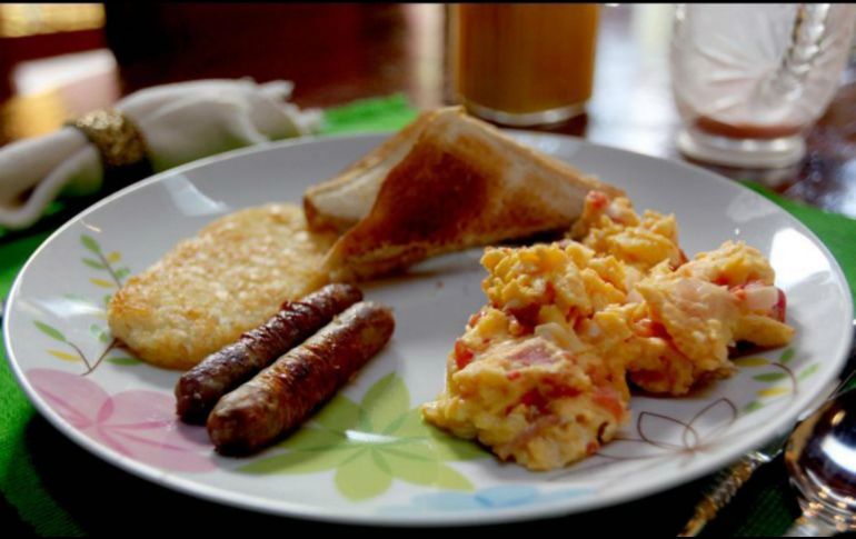 Tras despertar, las personas tienen una hora para consumir su primer alimento; el desayuno debe incluir los tres nutrientes esenciales: carbohidratos, proteínas y grasas. EL INFORMADOR / ARCHIVO