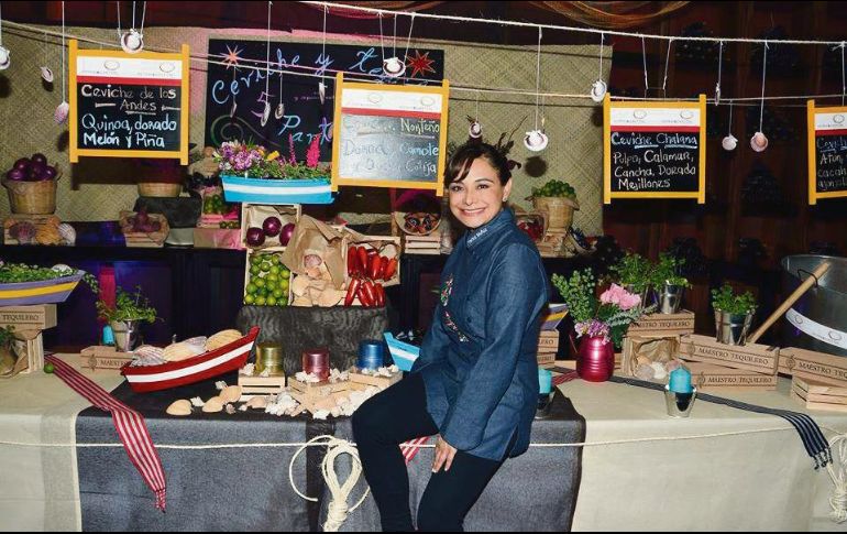 La chef agradece especialmente a Gastón Curio, promotor incansable de la gastronomía peruana en todo el mundo. FACEBOOK / Y. Muñoz