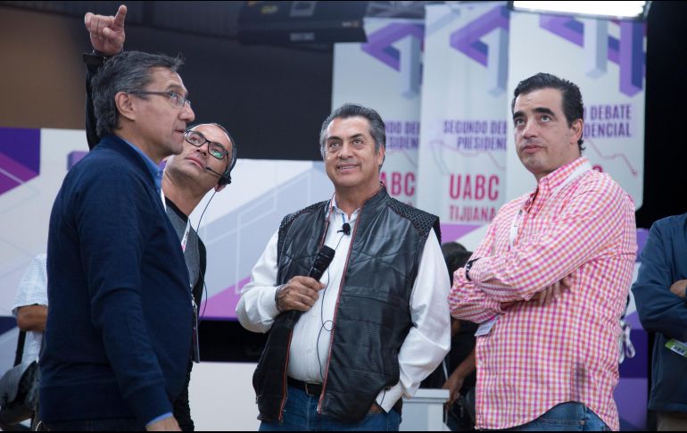 Jaime Rodríguez Calderón visitó el set televiso donde se desarrollará el segundo debate presidencial. NOTIMEX