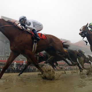 “Justifiy” y Mike Smith, a una victoria de la Triple Corona