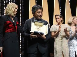 Hirokazu Kore-eda ganó por segunda vez el máimo galardón del festival. AP/V. Le Caer