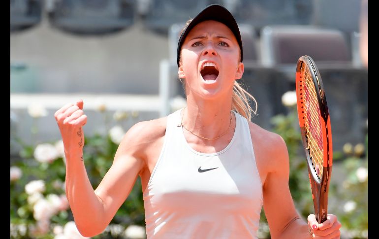 La ucraniana Elina Svitolina reacciona en la final del Abierto de tenis de Roma, disputado en la capital de Italia. Svitolina se impuso por 6-0 y 6-4 a la rumana Simona Halep, para coronarse por segunda vez consecutiva. AFP/T. Fabi