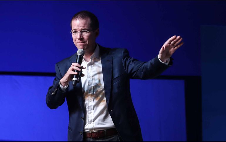 Cada uno de los candidatos dio su opinión acerca de cómo lograr una negociación con EU. SUN/ G.