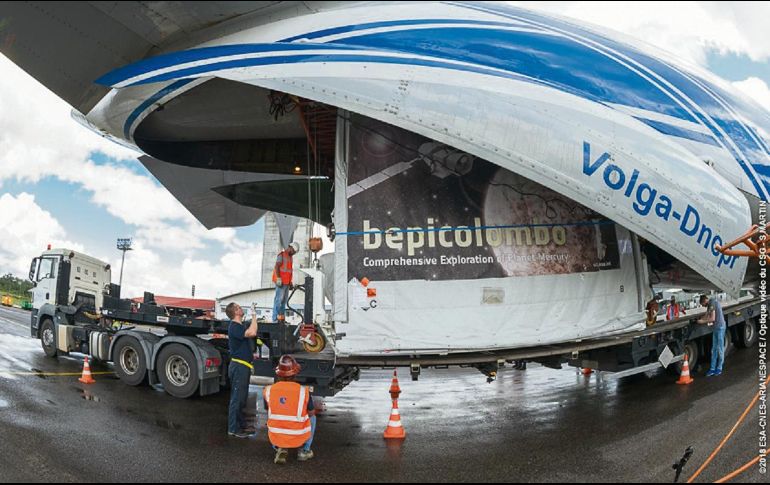 Preparativos. El orbitador de la misión “BepiColombo” llega a Kourou, Guayana Francesa, para su lanzamiento. ESA/CNES/Arianespace/Optique