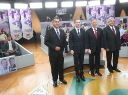 Cada uno de los políticos ofrece su opinión después de haber participado en el debate en la ciudad del norte.  NTX