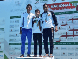 El primero en subir al podio fue Abraham Bermeo, quien obtuvo la medalla de oro en la prueba de trampolín 3 metros. TWITTER / @codejalisco