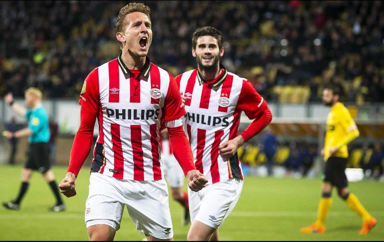 El jugador (i) estuvo en la mira del cuadro de Coapa para el Torneo Clausura 2018, aunque la directiva del PSG no quiso negociarlo. EFE