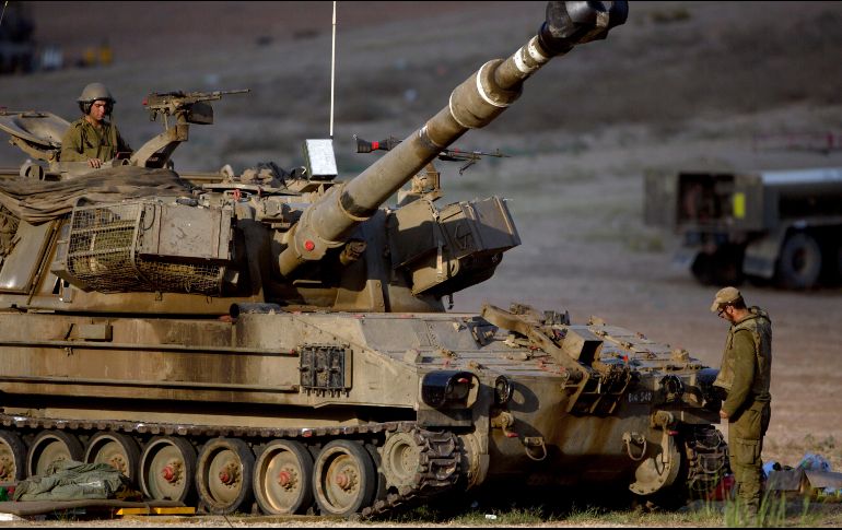 El Ejército reiteró que no permitirá que personas invadan el paso fronterizo de Gaza. AP