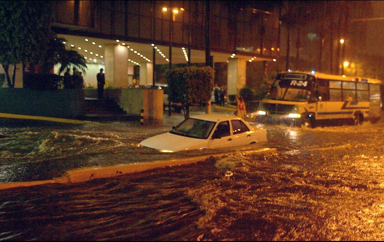 En la Zona Metropolitana de Guadalajara se tienen identificados 120 puntos de inundación; piden extremar precauciones. EL INFORMADOR / ARCHIVO