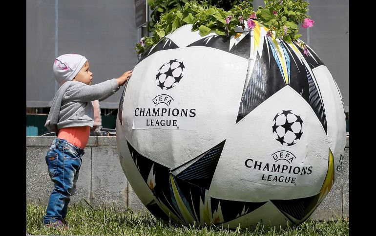 Kiev se prepara para albergar la final de la Champions entre el Real Madrid y el Liverpool el próximo sábado. EFE/ S. Dolzhenko