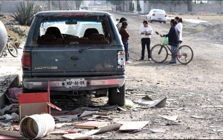 Las afectaciones hasta el momento son de cinco casas dañadas de los techos en diferentes calles, dos vehículos fueron dañados por árboles que cayeron. SUN / ARCHIVO