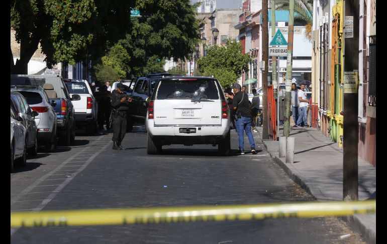 La camioneta blindada en que Nájera salió desde Chapultepec recibió varios impactos de bala. La unidad paró su marcha en el cruce de Federalismo y Juan Manuel. Desde allí el secretario descendió y tomó un taxi. EL INFORMADOR/G. Gallo
