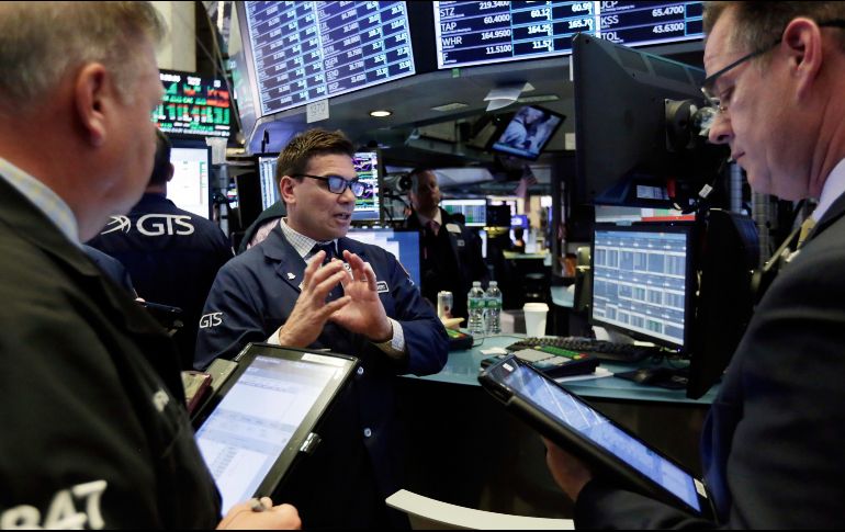 El Dow Jones perdió 178.26 puntos, hasta 24 mil 835.03 enteros. AP / R. Drew