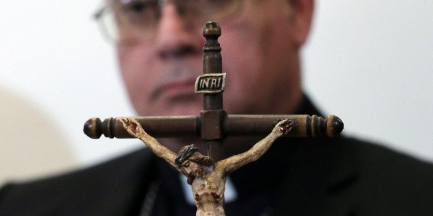 Suspenden a 14 sacerdotes chilenos por presuntos delitos sexuales