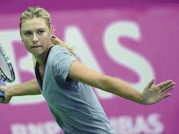 Maria Sharapova afina detalles para su participación en Roland Garros. AP