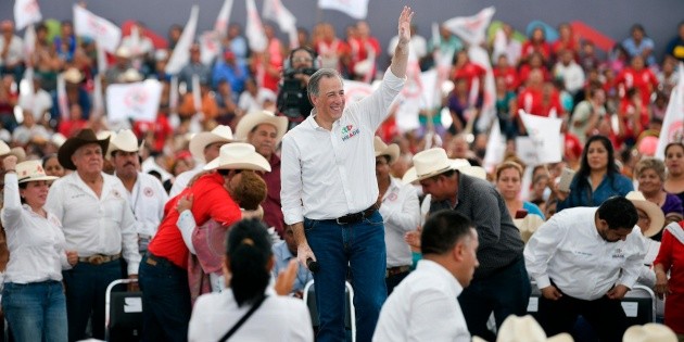Meade presenta ejes para el campo