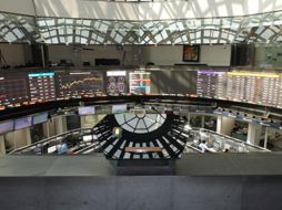 Según Grupo Financiero Monex, los mercados presentan movimientos negativos, con mayor aversión al riesgo ante conflictos geopolíticos y malos datos económicos en la Eurozona. ESPECIAL / bmv.com.mx