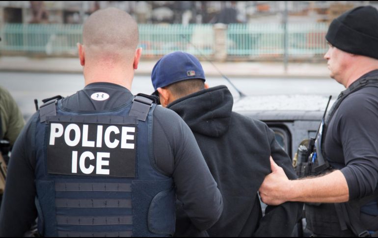 Desde el 1 de octubre al 28 de abril, ICE ha deportado a un total de 140 mil 041 inmigrantes indocumentados. AP / ARCHIVO
