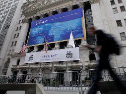 El NYSE Composite baja 27.03 puntos (-0.21 por ciento) para situarse en 12 mil 716.37 unidades.  AP / ARCHIVO