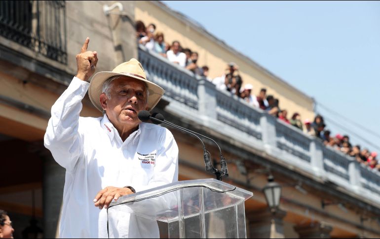 López Obrador volvió a defender a la ex líder de la Policía Comunitaria Néstora Salgado, y afirmó que su candidatura sigue en pie rumbo al Senado de la República. SUN/ V.Rosas