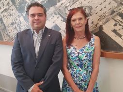 Adriana Rama, bisnieta de Chávez Ocampo, y Rodrigo Tostado, director del Patronato del Centro Histórico. EL INFORMADOR/N. Gutiérrez