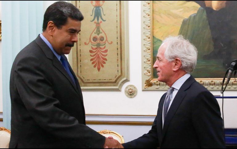 La Cancillería indicó en su cuenta de Twitter que la reunión de Maduro con el senador republicano forma parte de la “agenda de diálogo para las buenas relaciones con los Estados Unidos”. AFP / F. Batista