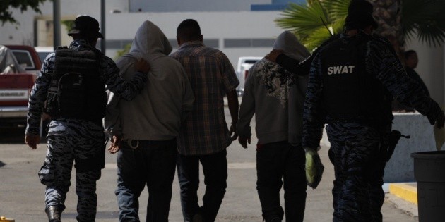 Detienen a presuntos maras; ligan a uno con 20 muertes