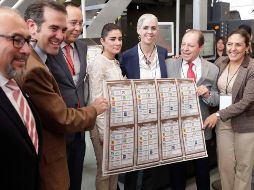 Detallan que las áreas donde se resguardan los Sobres Postales Voto son custodiadas las 24 horas del día por personal del Ejército Mexicano. SUN/ARCHIVO