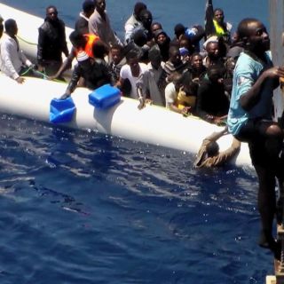 Rescatan a más de mil inmigrantes en el Mediterráneo Central