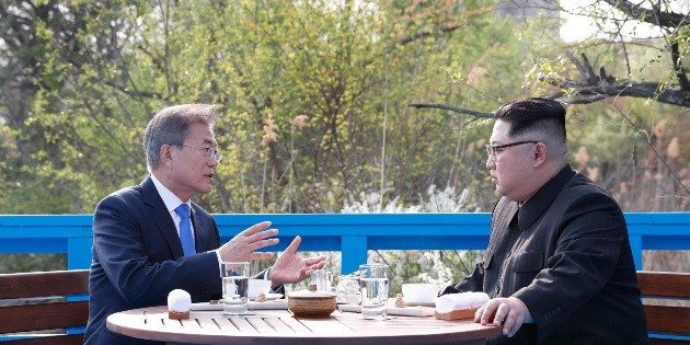 L&iacute;deres de ambas Coreas se re&uacute;nen para tratar cumbre con EU