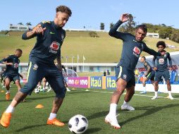 Neymar (I), de 26 años, no ha jugado desde el pasado mes de febrero. TWITTER/@CBF