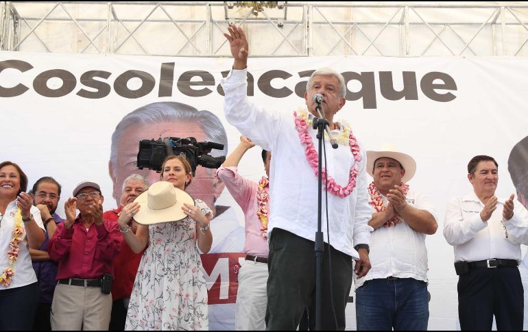 López Obrador cedió espacio de su evento de campaña para que Gutiérrez Müller expresara que quiere ser la esposa de un Presidente que haga grandes cosas por México. SUN / V. Rosas