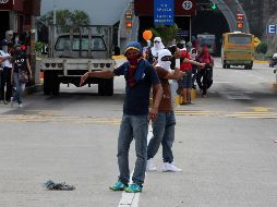 Advirtieron que a partir de esta noche, instalarán nuevamente barricadas como cuando se levantaron en armas ante el temor a Los Viagras. EFE /ARCHIVO