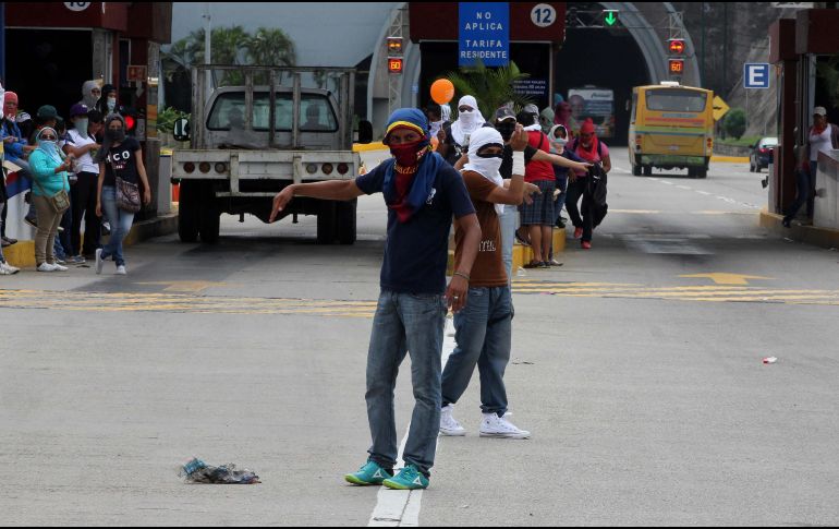 Advirtieron que a partir de esta noche, instalarán nuevamente barricadas como cuando se levantaron en armas ante el temor a Los Viagras. EFE /ARCHIVO