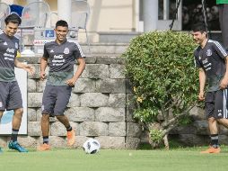 Érick Gutiérrez, Jesús Gallardo e Hirving Lozano, en una de las prácticas del Tricolor. MEXSPORT