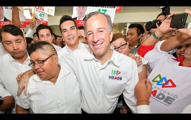 Meade hizo campaña en Campeche, se reunió con el gobernador y recibió el apoyo de Marian y Carlos Mouriño, hermanos del fallecido secretario de Gobernación en la administración de Calderón. NOTIMEX