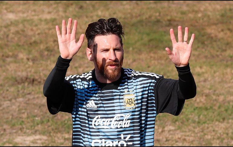 Messi confiera que cambiaría algún título de Barcelona por uno con la selección. EFE / ARCHIVO