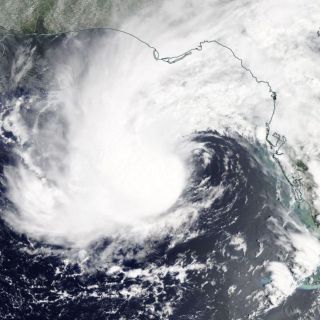 Tormenta "Alberto" se fortalece antes de tocar tierra en el sur de EU