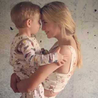 Foto de Ivanka Trump aviva polémica sobre niños migrantes en EU