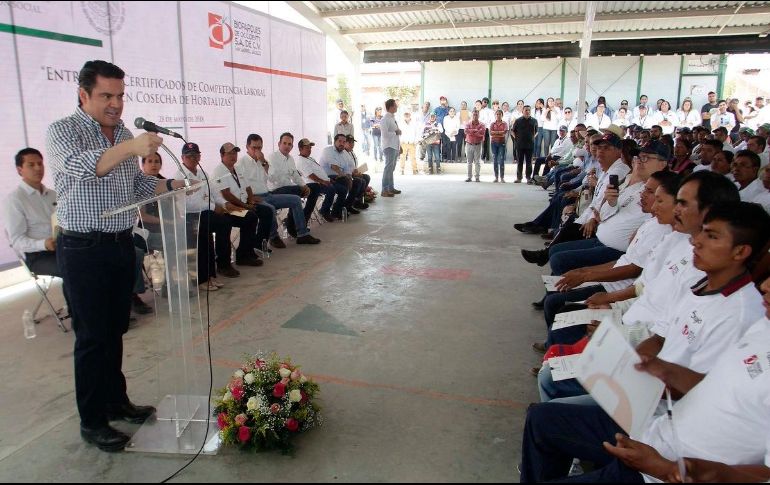 El gobernador pidió a la gente que no haga caso a los mensajes de cadenas de whatsapp, pues dijo que hay intereses políticos y electorales en personas que mandan esos audios para generar miedo. TWITTER/ @AristotelesSD