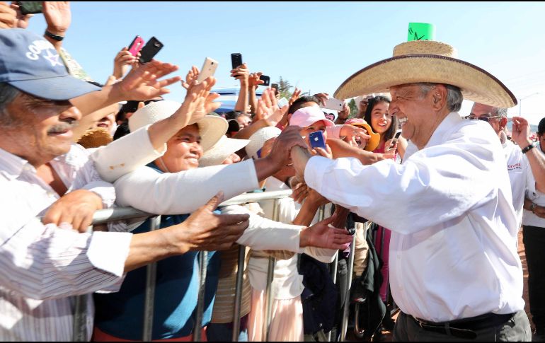 Andrés Manuel López Obrador declaró que está recorriendo todos los distritos del país, y le queda muy poco tiempo de campaña. SUN/V. Rosas